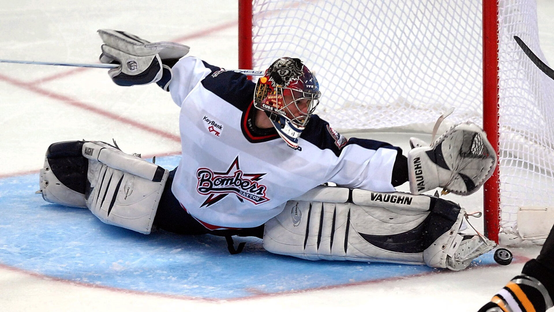 爱游戏体育入口-瑞士骑手马丁·福克斯（Martin Fuchs）在巴黎奥运会上与“Leone Jei”马匹共同夺得障碍赛银牌，展现默契配合。